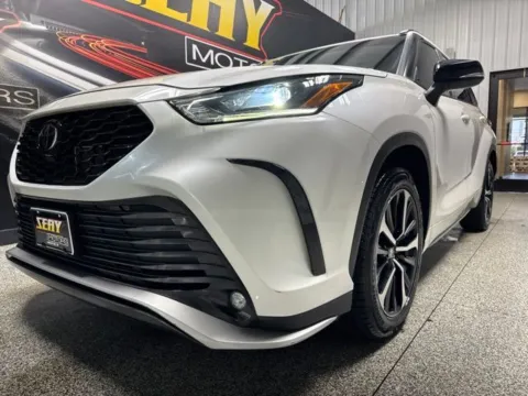 Photos of 2021 Toyota Highlander XSE for sale in Mayfield, KY at Seay Motors