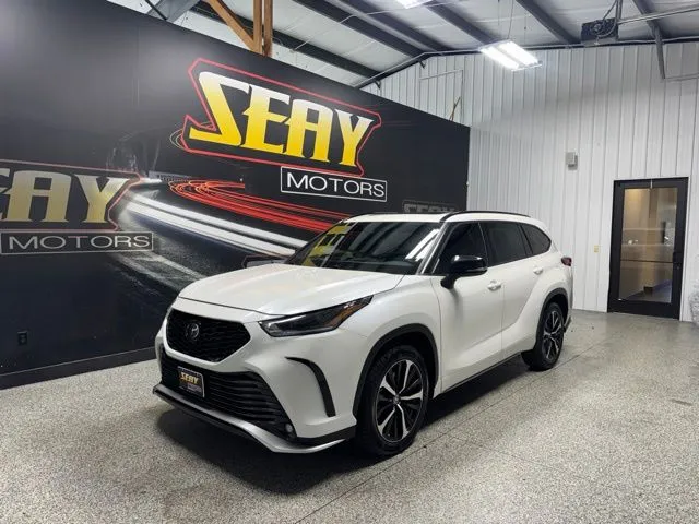 White 2021 Toyota Highlander XSE for sale in Mayfield, KY