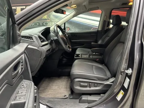More photos of 2025 Honda Odyssey EX-L at Seay Motors, KY
