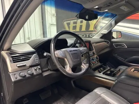 More photos of 2019 GMC Yukon Denali at Seay Motors, KY