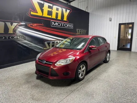 Red 2014 Ford Focus SE for sale in Mayfield, KY