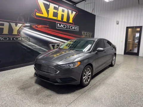 Gray 2017 Ford Fusion SE for sale in Mayfield, KY