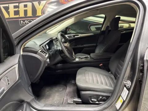 More photos of 2017 Ford Fusion SE at Seay Motors, KY