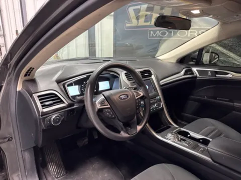 More photos of 2017 Ford Fusion SE at Seay Motors, KY