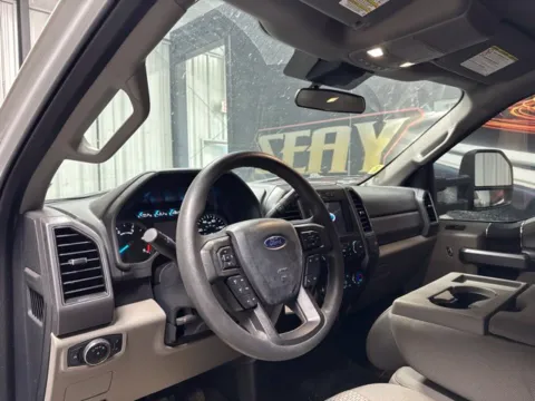 More photos of 2022 Ford F-350SD XLT at Seay Motors, KY