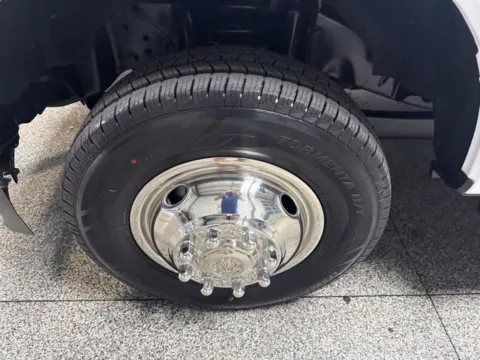 More photos of 2022 Ford F-350SD XLT at Seay Motors, KY