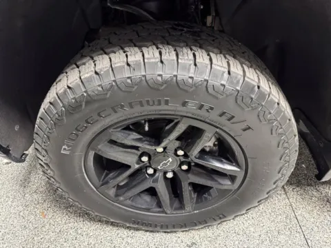 Another view of 2019 Chevrolet Silverado 1500 LT Trail Boss for sale in Mayfield, KY at Seay Motors