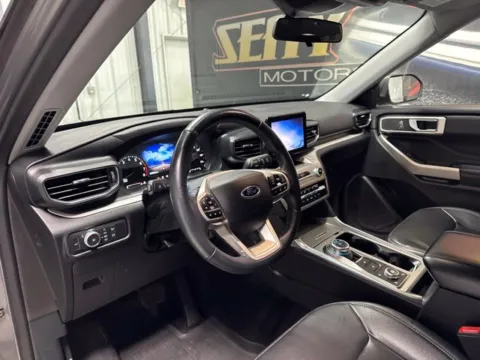 More photos of 2021 Ford Explorer XLT at Seay Motors, KY