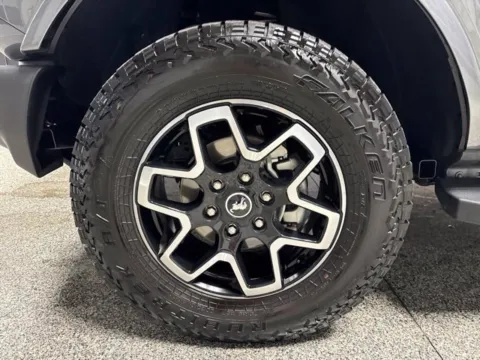 More photos of 2022 Ford Bronco Outer Banks at Seay Motors, KY