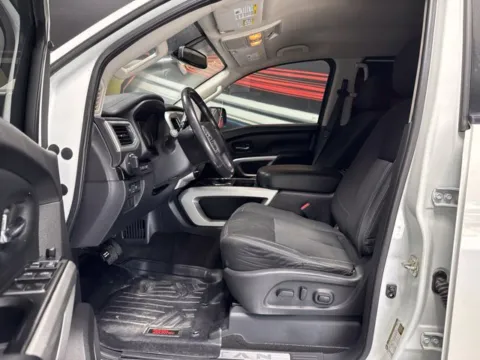 More photos of 2018 Nissan Titan SV at Seay Motors, KY