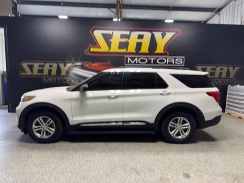 Photos of 2021 Ford Explorer XLT for sale in Mayfield, KY at Seay Motors