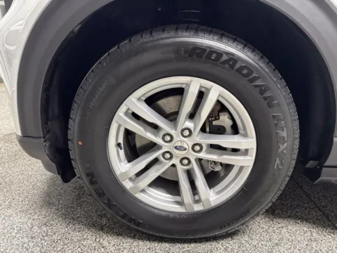 More photos of 2021 Ford Explorer XLT at Seay Motors, KY