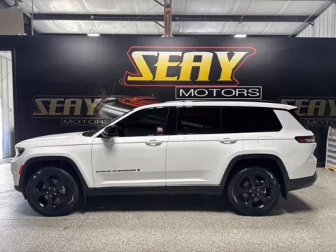 Another view of 2023 Jeep Grand Cherokee L Altitude for sale in Mayfield, KY at Seay Motors