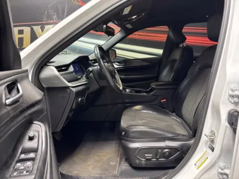 More photos of 2023 Jeep Grand Cherokee L Altitude at Seay Motors, KY