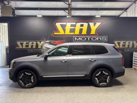 Photos of 2023 Kia Telluride S for sale in Mayfield, KY at Seay Motors
