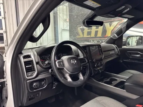 More photos of 2022 Ram 1500 Big Horn/Lone Star at Seay Motors, KY