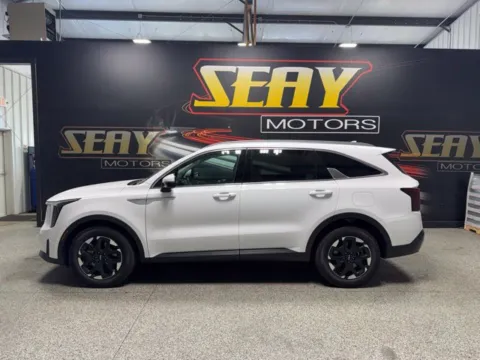Photos of 2025 Kia Sorento S for sale in Mayfield, KY at Seay Motors