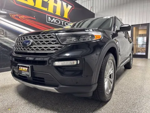 Photos of 2023 Ford Explorer Limited for sale in Mayfield, KY at Seay Motors