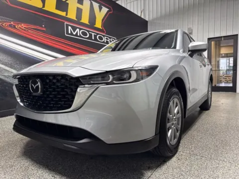 Photos of 2022 Mazda CX-5 2.5 S Preferred Package for sale in Mayfield, KY at Seay Motors