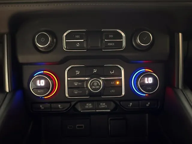 2021 Chevrolet Tahoe Z71 - Photo 11