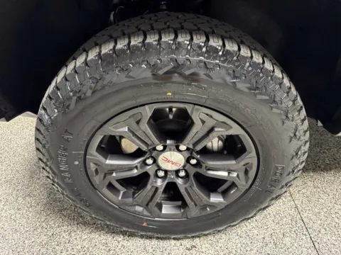 More photos of 2024 GMC Canyon Elevation at Seay Motors, KY