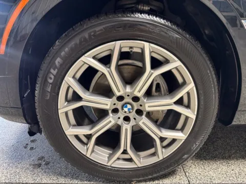 More photos of 2021 BMW X7 xDrive40i at Seay Motors, KY