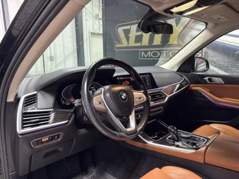 More photos of 2021 BMW X7 xDrive40i at Seay Motors, KY