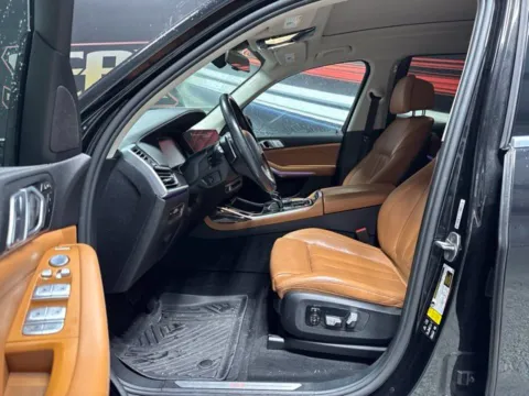 More photos of 2021 BMW X7 xDrive40i at Seay Motors, KY