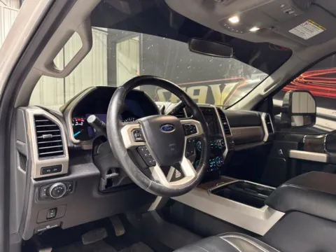 More photos of 2019 Ford F-250SD Lariat at Seay Motors, KY