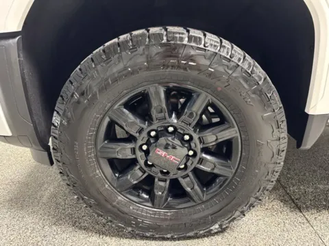 More photos of 2024 GMC Sierra 2500 HD AT4 at Seay Motors, KY