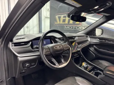 More photos of 2021 Jeep Grand Cherokee L Altitude at Seay Motors, KY