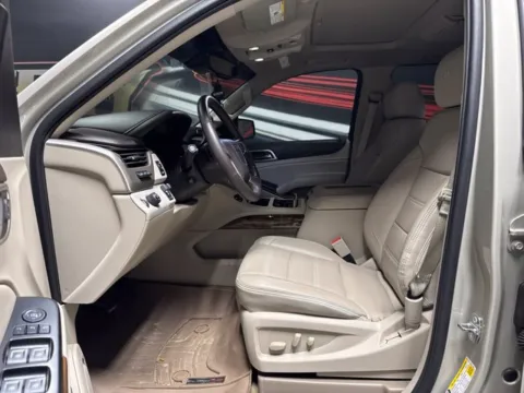More photos of 2015 GMC Yukon XL Denali at Seay Motors, KY