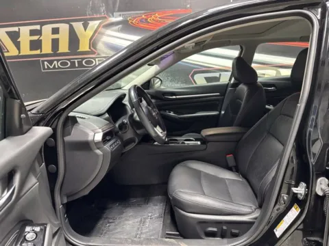 More photos of 2023 Nissan Altima 2.5 SL at Seay Motors, KY