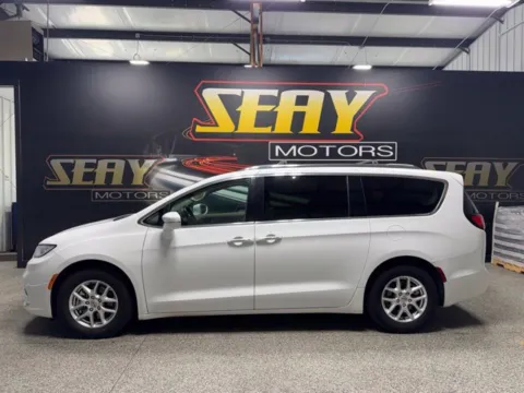 Photos of 2021 Chrysler Pacifica Touring L for sale in Mayfield, KY at Seay Motors