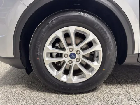 More photos of 2022 Ford Escape SE at Seay Motors, KY