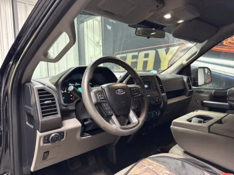 More photos of 2018 Ford F-150 XLT at Seay Motors, KY