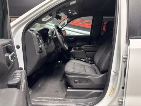 More photos of 2023 Chevrolet Silverado 1500 Custom Trail Boss at Seay Motors, KY