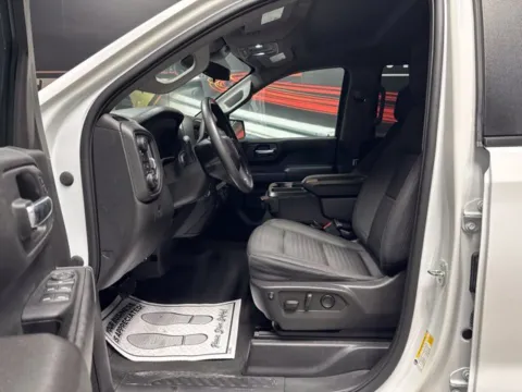 More photos of 2023 Chevrolet Silverado 1500 Custom Trail Boss at Seay Motors, KY