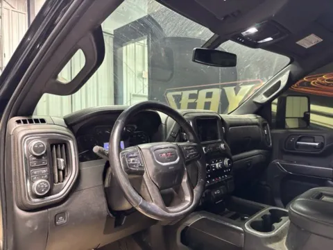 More photos of 2022 GMC Sierra 2500 HD AT4 at Seay Motors, KY