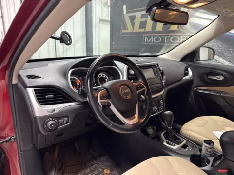 More photos of 2017 Jeep Cherokee Latitude at Seay Motors, KY
