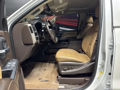 More photos of 2019 GMC Sierra 3500 HD Denali at Seay Motors, KY