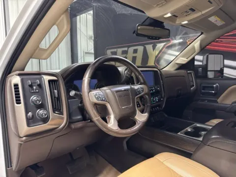 More photos of 2019 GMC Sierra 3500 HD Denali at Seay Motors, KY