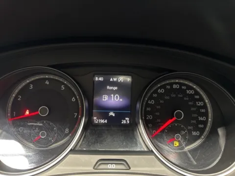 Photos of 2021 Volkswagen Atlas 3.6L V6 SE w/Technology for sale in Mayfield, KY at Seay Motors