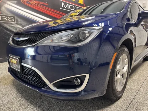 Photos of 2019 Chrysler Pacifica Touring L Plus for sale in Mayfield, KY at Seay Motors