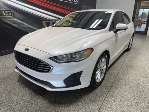 Photos of 2019 Ford Fusion SE for sale in Mayfield, KY at Seay Motors