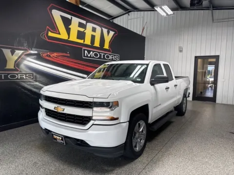 White 2017 Chevrolet Silverado 1500 Custom for sale in Mayfield, KY