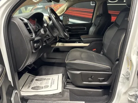 More photos of 2022 Ram 3500 Laramie at Seay Motors, KY