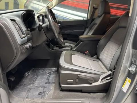 More photos of 2022 Chevrolet Colorado Z71 at Seay Motors, KY