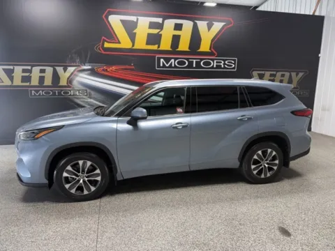 Another view of 2022 Toyota Highlander XLE for sale in Mayfield, KY at Seay Motors