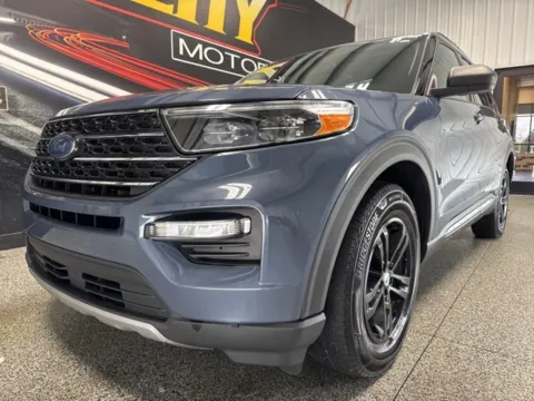 Photos of 2021 Ford Explorer XLT for sale in Mayfield, KY at Seay Motors